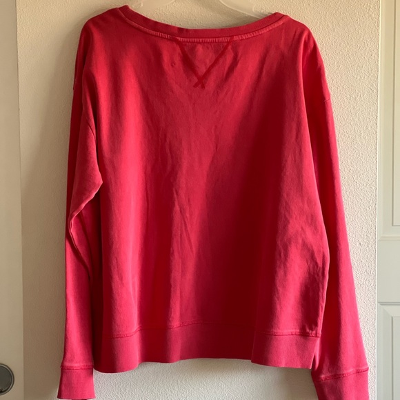 NWT Tommy Hilfiger red sweatshirt. - Picture 4 of 8